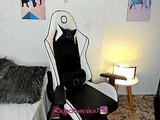 Live sex webcam photo for Alejandracifuentes #252054386