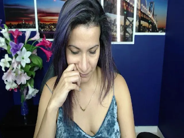 Live sex webcam photo for Infernalsexx #252630844