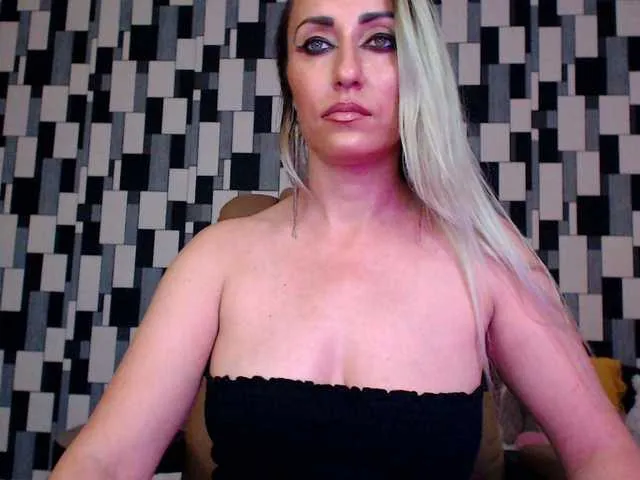 Live sex webcam photo for DeviousAngel #251628508