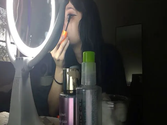Live sex webcam photo for LilithLucid #264027753