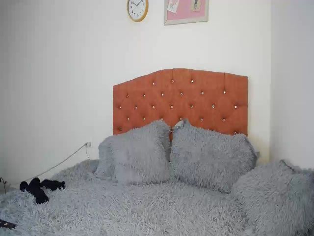 Live sex webcam photo for Annie_dalton_ #263641792