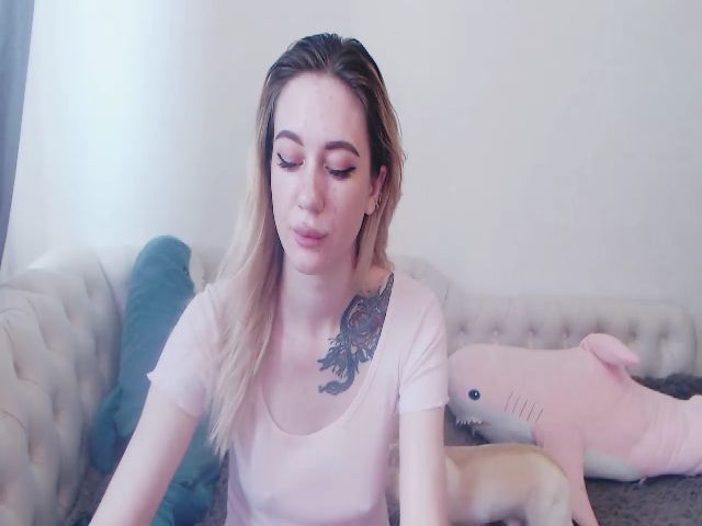 Live sex webcam photo for DemiAmourrrr #254160162