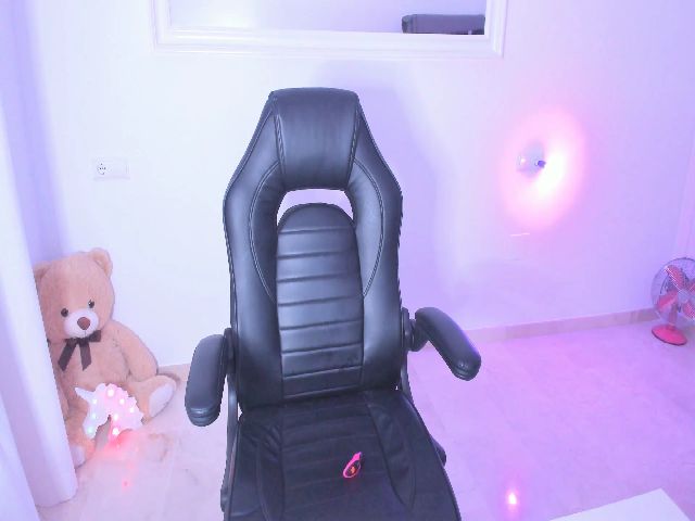 Live sex webcam photo for LivM_ #262554739