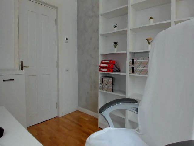 Live sex webcam photo for VanessaCroft #255916323