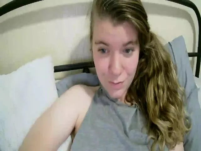 Live sex webcam photo for Trixiegirl3 #255951564