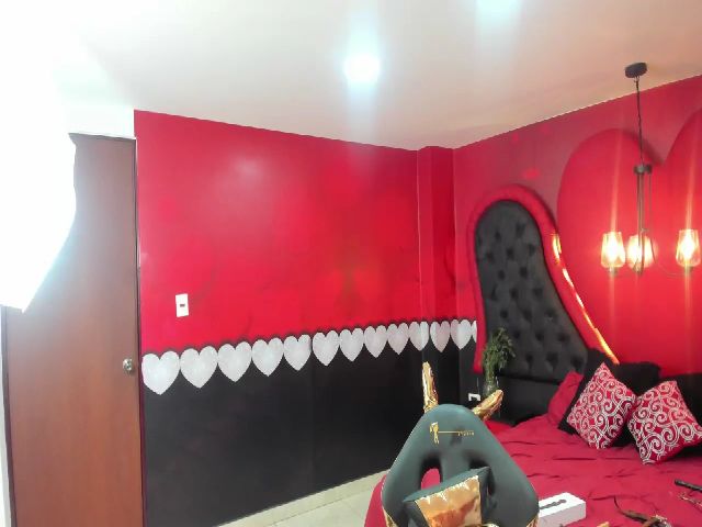 Live sex webcam photo for EvaMistreess #258101621