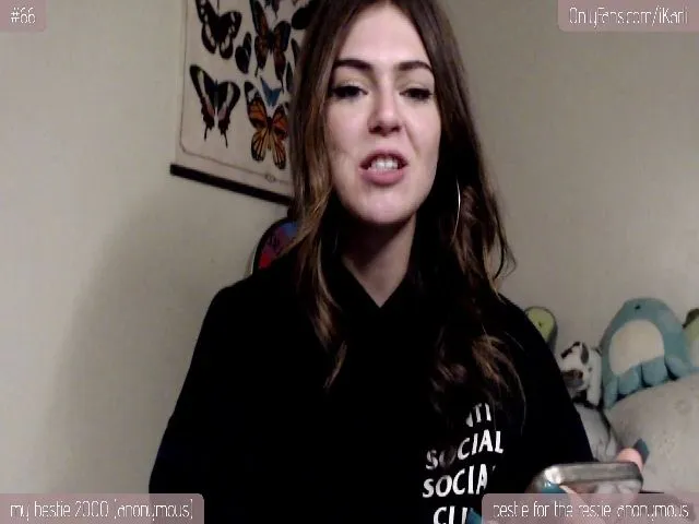 Live sex webcam photo for iKarli_ #264799898