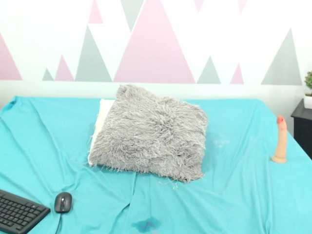 Live sex webcam photo for CarlaBlonde1 #250335206