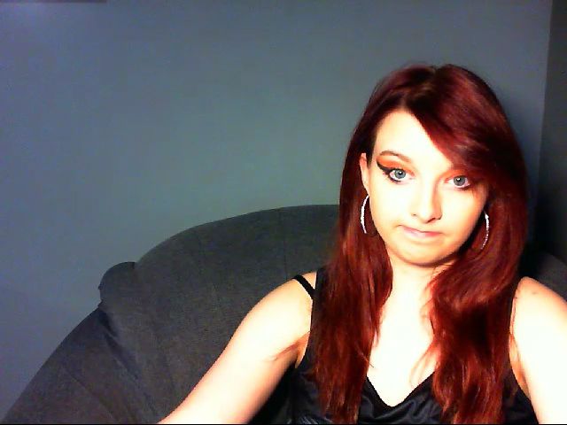 Live sex webcam photo for VirginLuna18 #263170616