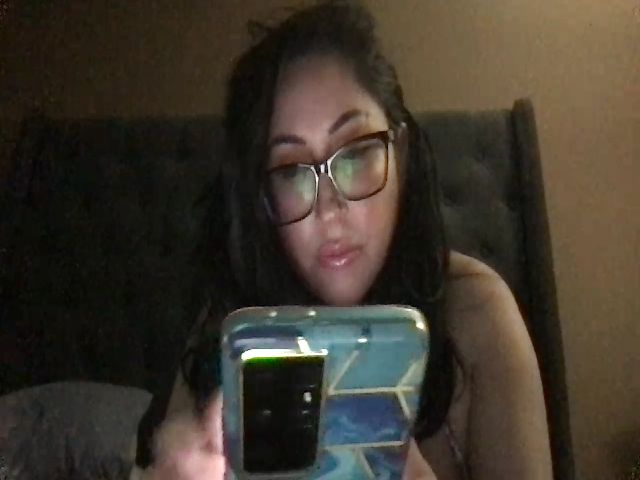 Live sex webcam photo for GeekWithBewbz #261832934