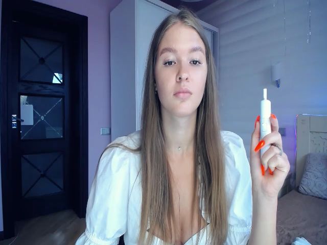 Live sex webcam photo for Mila_Hoot #263085254