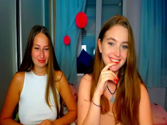 Live sex webcam photo for NikkySonge #255678540