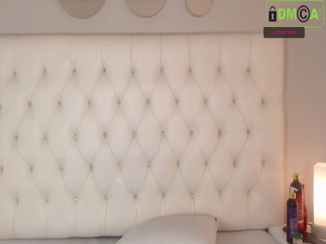 Live sex webcam photo for Kailyn_ #260337761