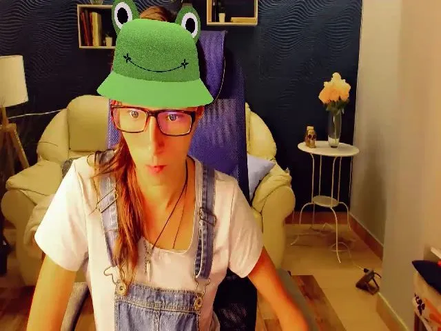Live sex webcam photo for amyjune01 #256377737