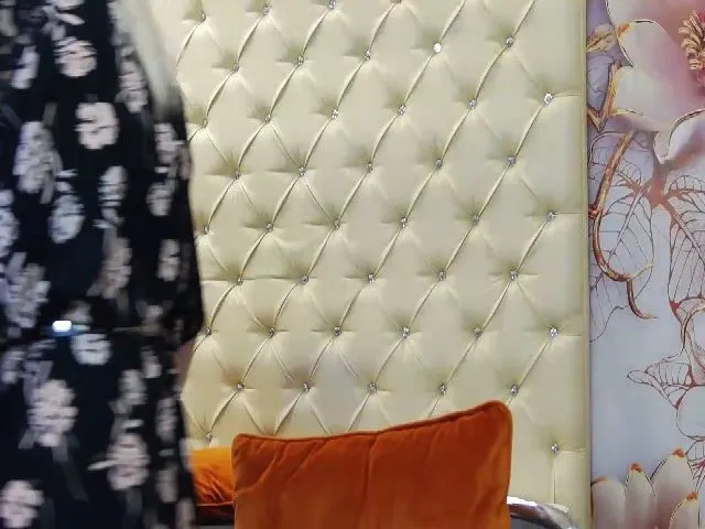 Live sex webcam photo for KristyWalsh #264482914