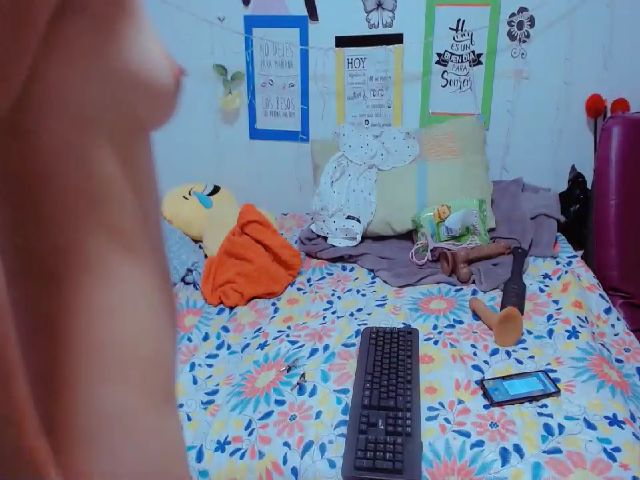 Live sex webcam photo for Emira2 #253770876