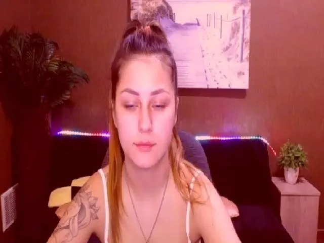 Live sex webcam photo for MsDream_ #255873469