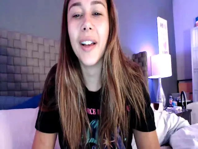 Live sex webcam photo for Cinnabuns #262516724