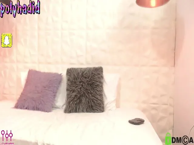 Live sex webcam photo for Polyhadid #257630567