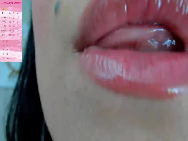 Live sex webcam photo for Jimena_saenz #261884101
