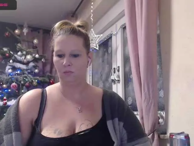 Live sex webcam photo for Mrs-Luder #287956066