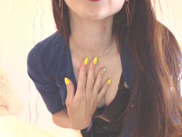 Live sex webcam photo for SexyQueen333 #245184305