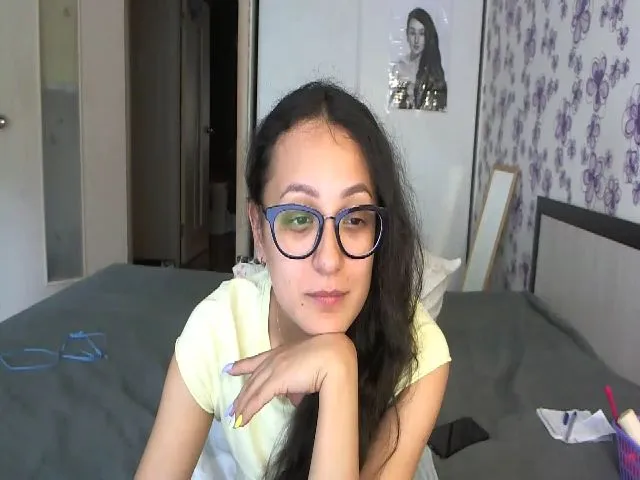 Live sex webcam photo for LiaCherryPie #258522317
