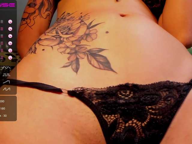 Live sex webcam photo for ValerieAustin #287947125