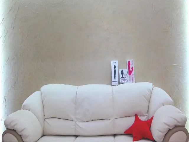 Live sex webcam photo for JulieDalton #255054638