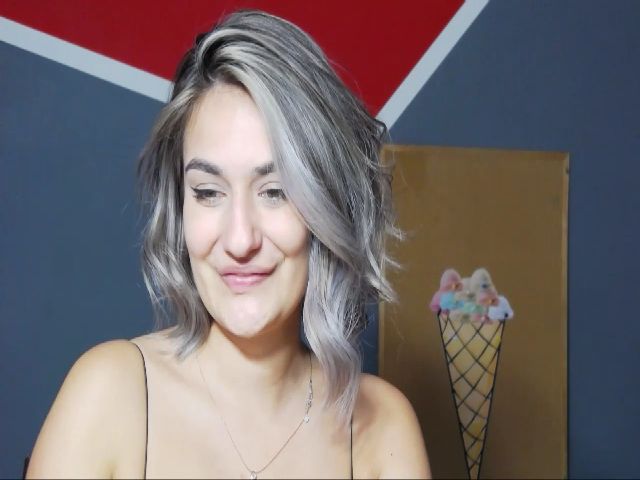 Live sex webcam photo for SecretAmber #253874681