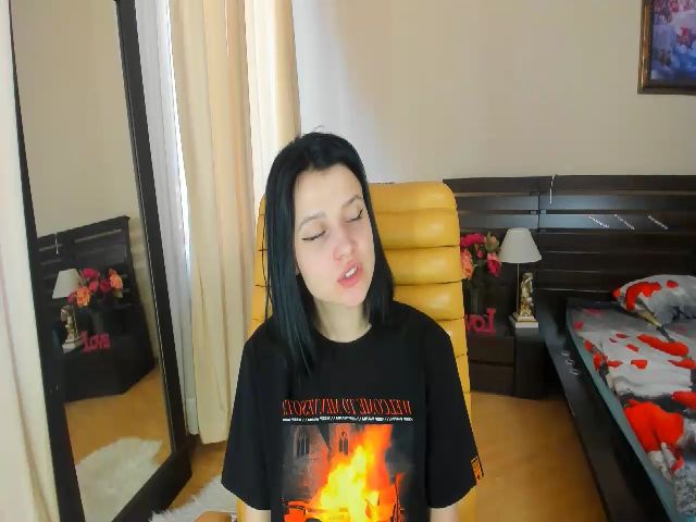 Live sex webcam photo for SoniNex #256873216