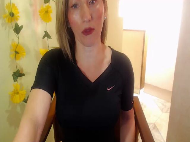 Live sex webcam photo for SHAYRA_ #264425188