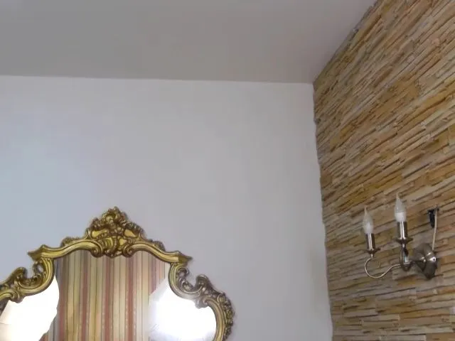 Live sex webcam photo for MissElisabeth #262877771