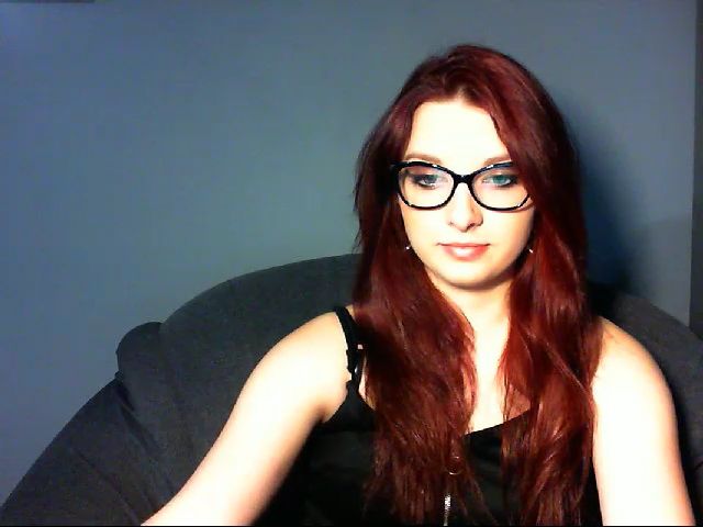 Live sex webcam photo for VirginLuna18 #253084127