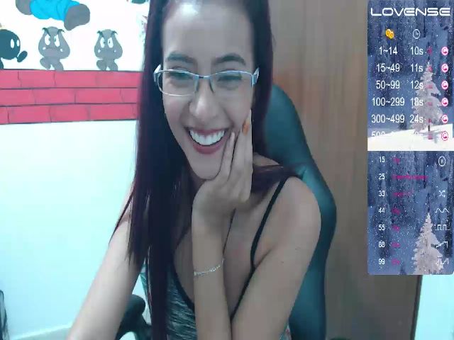 Live sex webcam photo for EmmaScoott #261160766