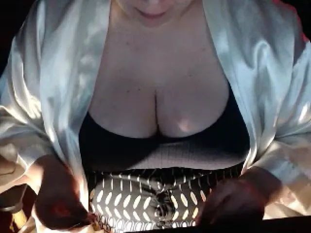 Live sex webcam photo for XMayaxxx #252904663