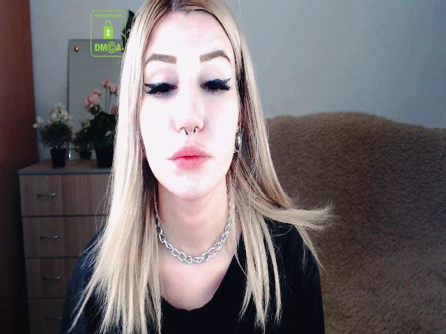 Live sex webcam photo for Alison_Moonli #254902588