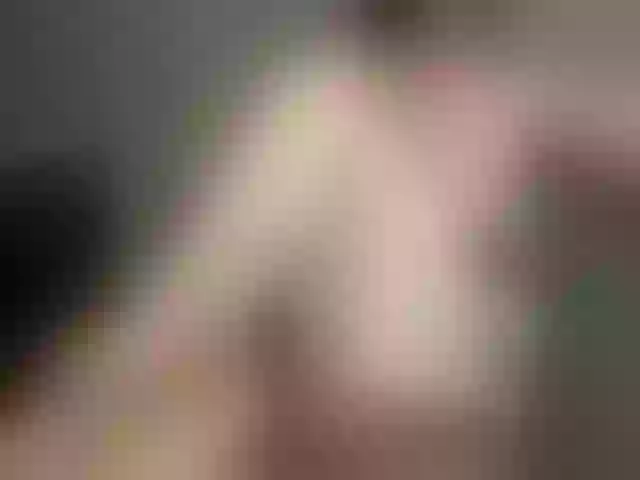 Live sex webcam photo for miss-s #245427219