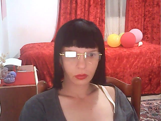 Live sex webcam photo for araartist #256428625