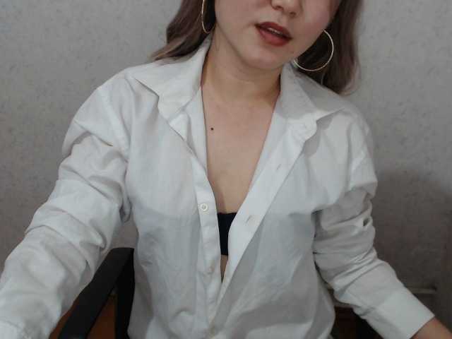 Live sex webcam photo for AuraAsian #241027579