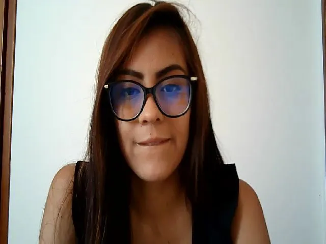 Live sex webcam photo for Elzarobberts #262199318