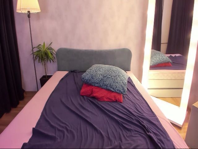 Live sex webcam photo for EmilySense #254191844