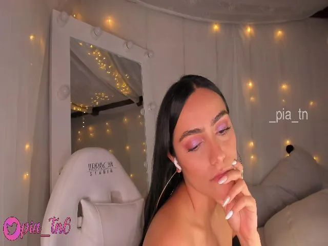 Live sex webcam photo for Pia_tn #253580114
