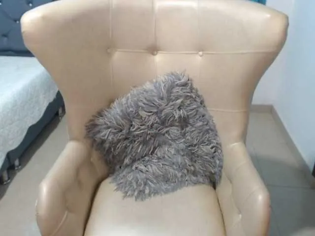 Live sex webcam photo for AnnaX2 #249657776