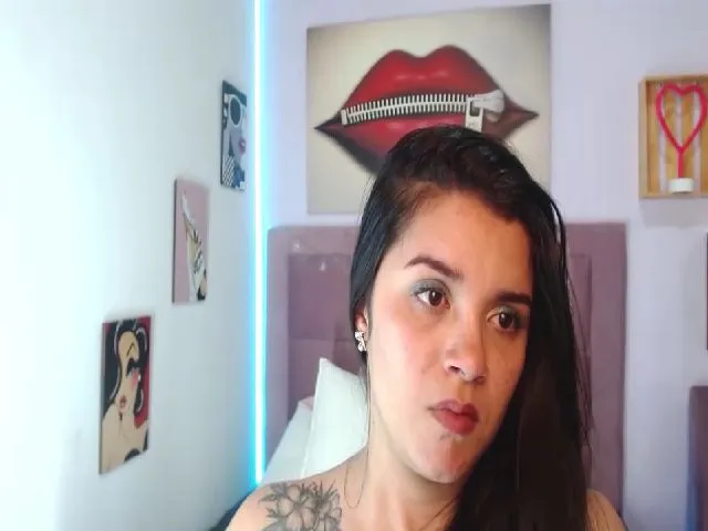 Live sex webcam photo for Graicy_Reyes #264383135