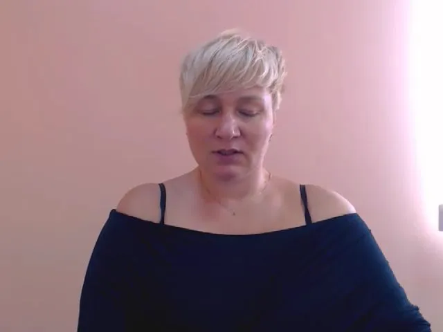 Live sex webcam photo for KailyMey #255097885