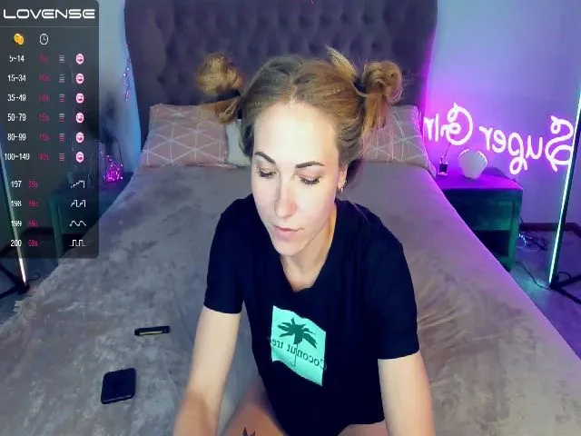 Live sex webcam photo for LilFluffyDuck #257448913