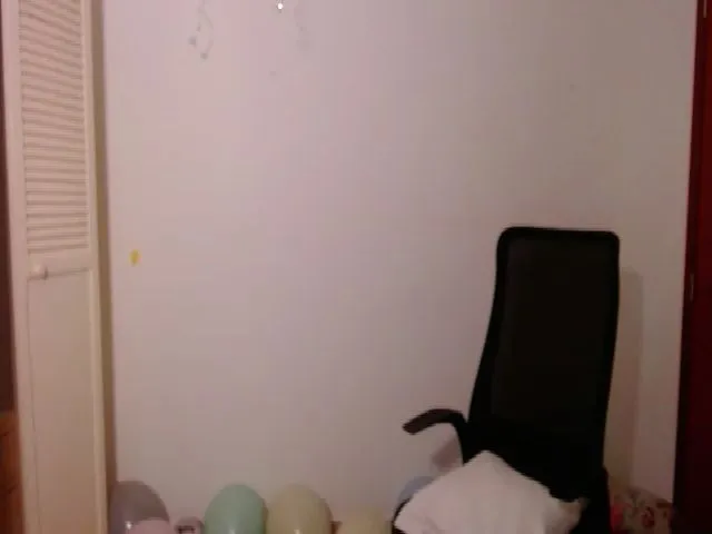 Live sex webcam photo for Cupcake_dream #257718952