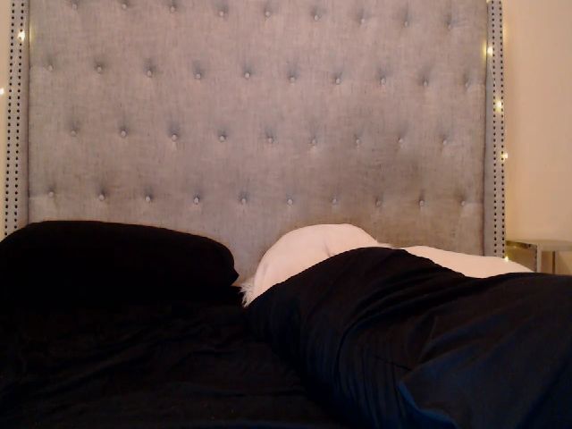 Live sex webcam photo for SofiDiamond_ #259605177