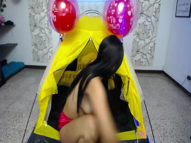 Live sex webcam photo for Alenaa_1 #261860576